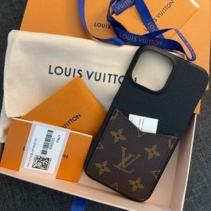 iPhone Louis Vuitton card holder phone case holder
